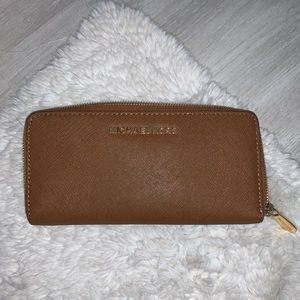 Michael Kors tan wallet